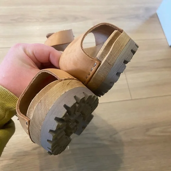 Mia Shoes Tan Leather Clog Sandal with Buckle - Picture 4 of 10